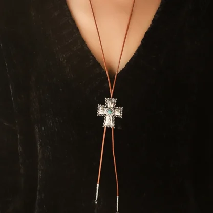 Heart Shaped Bolo Tie with Scallop Edge - Image 7